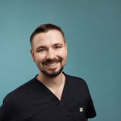 Науменко Георгий Владимирович, стоматолог-хирург