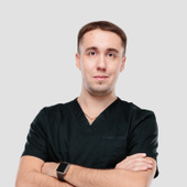 Жарков Роман Александрович, стоматолог-хирург