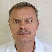 Цымбалов Олег Владимирович, стоматолог-хирург