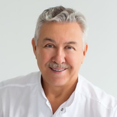 Бяков Николай Иванович, пластический хирург