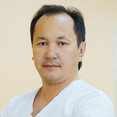 Кушербаев Эдуард Мергенович, стоматолог-ортопед