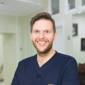 Блюмкин Игорь Владимирович, стоматолог-хирург