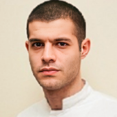 Михаили Эдгар Ромиевич, стоматолог-хирург