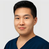 Хаманов Владимир Евгеньевич, стоматолог-хирург