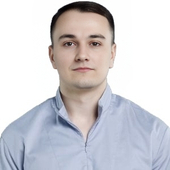 Антоненко Владимир Олегович, стоматолог-хирург