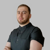 Хадисов Али Османович, стоматолог-терапевт