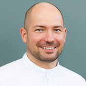 Матвеев Дмитрий Юрьевич, стоматолог-хирург