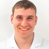 Гурьев Лев Евгеньевич, имплантолог