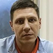 Смолин Евгений Анатольевич, стоматолог-хирург