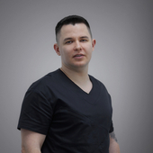 Больгерт Артур Юрьевич, стоматолог-хирург