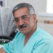 Навид Мохаммад Наим, хирург