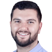 Уснунц Нарек Варданович, стоматолог-хирург