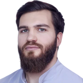 Абеков Умахан Айнудинович, стоматолог-хирург