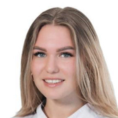 Песнева Арина Александровна, стоматолог-терапевт