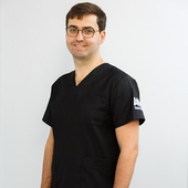 Синев Илья Игоревич, стоматолог-терапевт