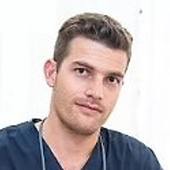 Саакян Саак Асатурович, стоматолог-терапевт