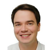 Стародубцев Денис Сергеевич, стоматолог-хирург