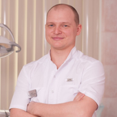 Титов Дмитрий Сергеевич, стоматолог-терапевт