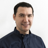 Рамазанов Рустам Дамирович, стоматолог-хирург