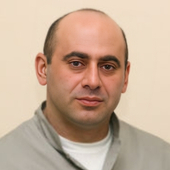 Ванян Александр Шотаевич, стоматолог-терапевт