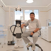 Курманбаев Адилет Гульташырович, стоматолог-терапевт