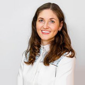 Видяева Дина Олеговна, стоматолог-терапевт