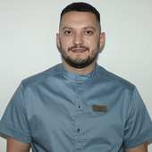 Волчанов Денис Иванович, стоматолог-терапевт