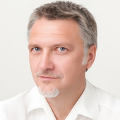 Земляницын Константин Валентинович, стоматолог-ортопед