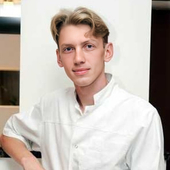 Кучук Денис Петрович, стоматолог-хирург