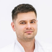 Перловский Евгений Валерьевич, стоматолог-терапевт