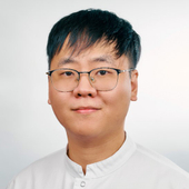 Ли Самуил Александрович, имплантолог