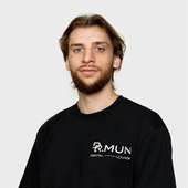 Петриченко Владислав Владимирович, стоматолог-хирург