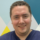 Харитонов Анатолий Олегович, стоматолог-терапевт