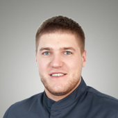 Толстых Александр Александрович, стоматолог-терапевт