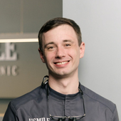 Некрасов Антон Викторович, стоматолог-терапевт