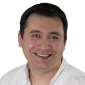 Акрамов Максим Леонидович, стоматолог-хирург