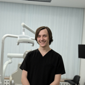 Страхов Дмитрий Вячеславович, стоматолог-хирург