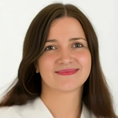 Плаксина (Закирова) Александра Константиновна, гинеколог