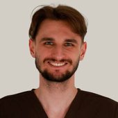 Полещук Илья Станиславович, стоматолог-ортопед