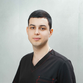 Меретуков Азамат Хусейнович, имплантолог