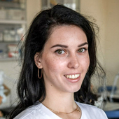 Калмыкова Елизавета Евгеньевна, стоматолог-терапевт