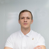 Смольницкий Вячеслав Сергеевич, стоматолог-терапевт