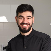 Ваниев Артур Геннадьевич, стоматолог-хирург