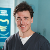 Покладок Роман Олегович, стоматолог-терапевт