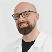 Комаров Андрей Вадимович, пластический хирург