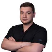 Бандровский Евгений Олегович, стоматолог-терапевт