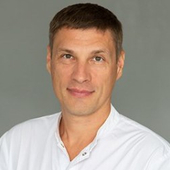 Неверов Роман Валерьевич, стоматолог-терапевт