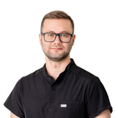 Плотников Артем Дмитриевич, стоматолог-хирург