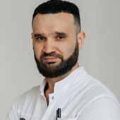 Нухов Артур Рафидович, ортопед