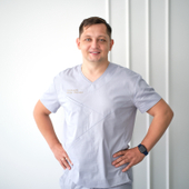 Никандров Игорь Олегович, стоматолог-терапевт